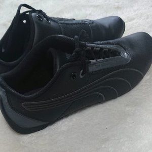Black Pumas, size 5 US